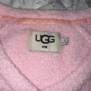 UGG Cozy Boucle V-Neck Sweater Baby Pink Size XS Soft Plush Knit